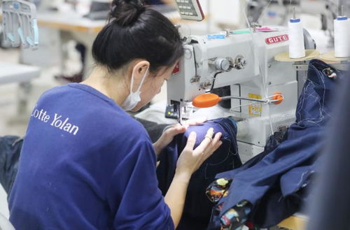 科技賦能打造智能工廠,將 私人定制 服裝搬上現代流水線