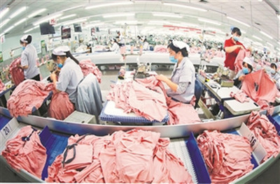 紡企訂單紛至沓來，工人生產熱潮涌動，服裝產業迎來復蘇春風